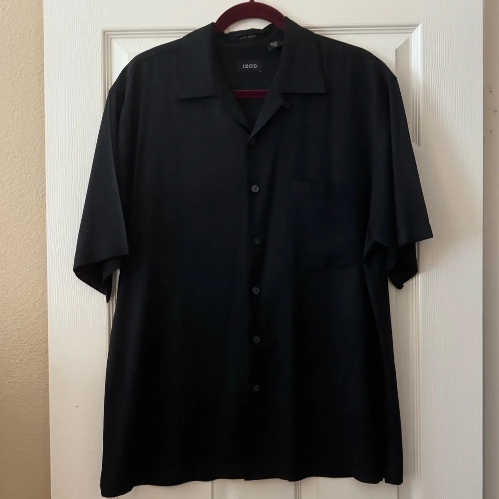 Izod Short-Sleeve, Button-Down Silk Camp Shirt in Black - Picture 1 of 6